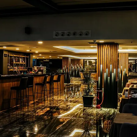 Point Beach&spa فندق