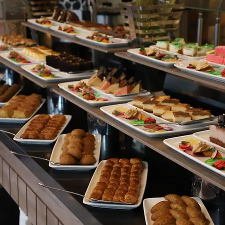 Point Beach&spa فندق