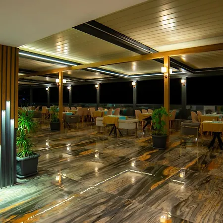 City Point Beach&spa מלון